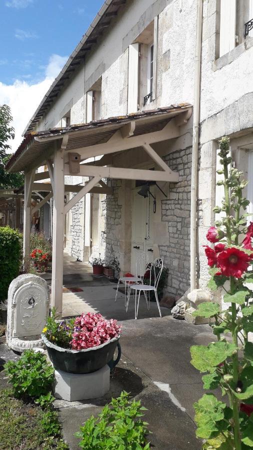 Domaine De Pelouaille - Chambre D'Hotes Saint-Jean-d'Angely Exterior photo